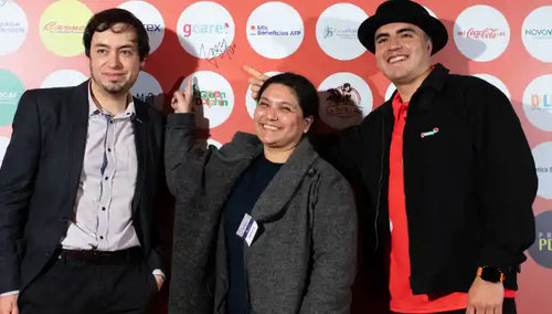 TELEFONO CELULAR PARA ABUELAS CON LETRAS GRANDE Y PANTALLA GRANDE GCARE EMPRENDIMIENTO DISRUPTIVO EN CHILE TECNOLOGIA PARA ANCIANOS SOS