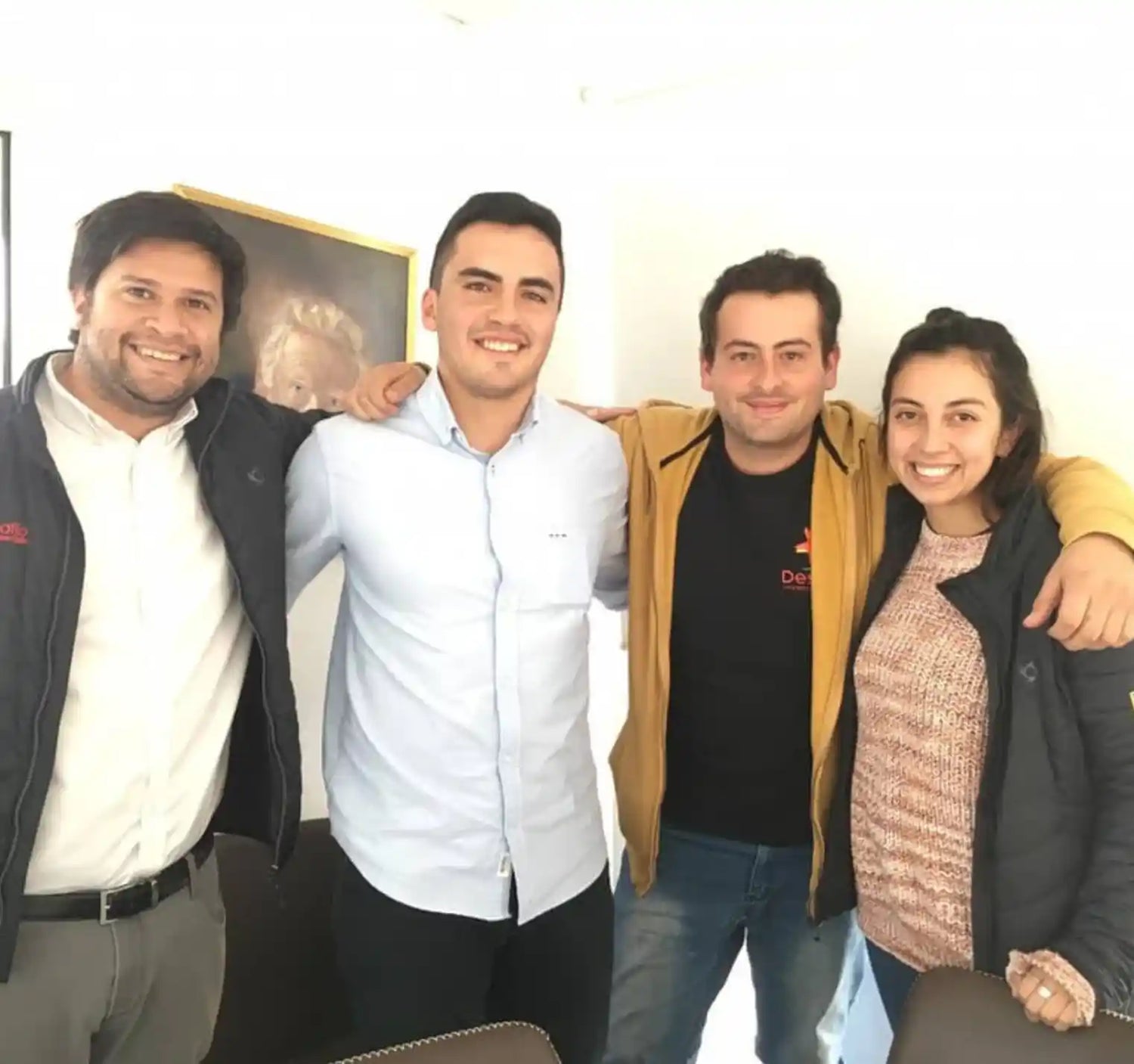 TECNOLOGIA PARA ABUELOS GANADORES DE CORFO CON EL APOYO DE CORFO METROPOLITANO Y DESAFIO LEVANTEMOS CHILE INCUBADOS POR EMPRENDE UDD MOISES VENEGAS