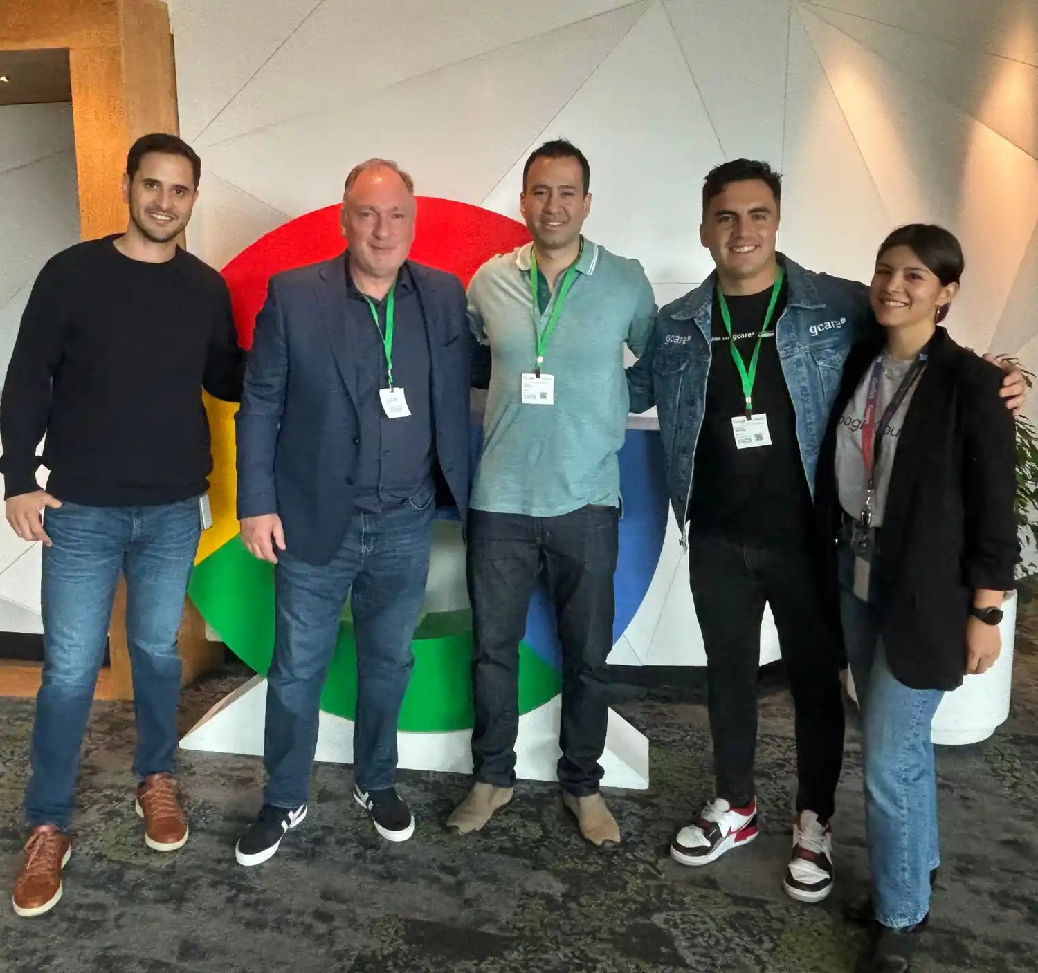 GCARE PARTE DEL PORTAFOLIO GOOGLE FOR STARTUPS EN GOOGLE CLOUD PROGRAM TECNOLOGIA PARA ABUELOS EN CHILE CON PULSERA DE PANICO Y BOTON DE PANICO CHILENO CORFO