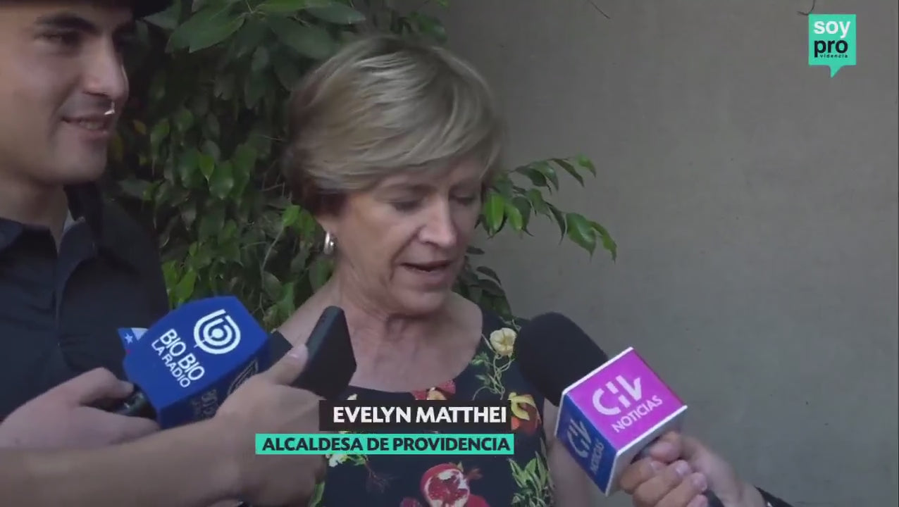 Cargar vídeo: EVELYN MATTHEI ALCALDESA PROVIDENCIA CANDIDATA PRESIDENCIAL GCARE MOISES VENEGAS BOTON DE PANICO PARA ABUELOS